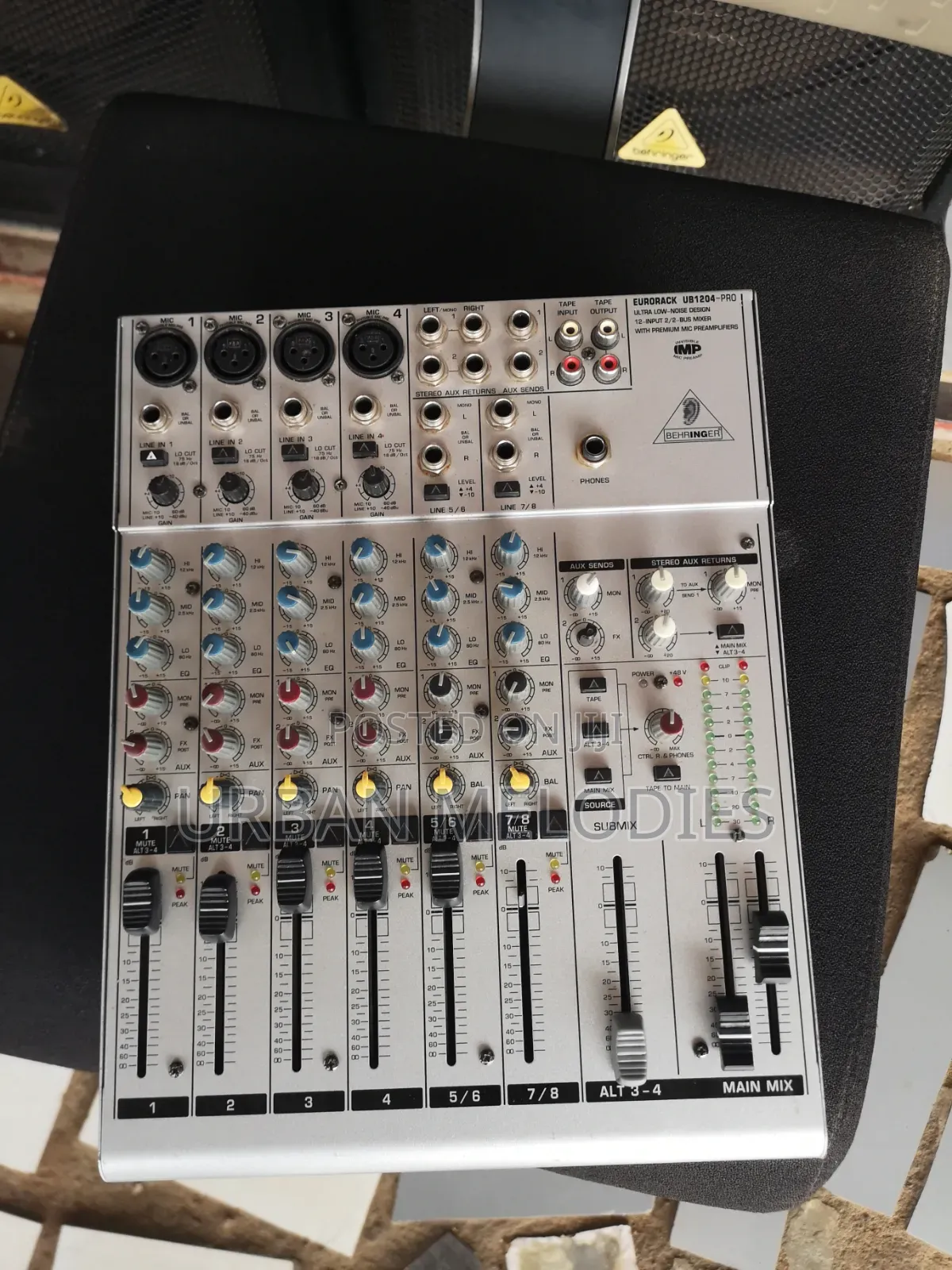 Behringer Eurorack UB1204-PRO Audio Mixing Console.