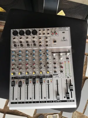 Behringer Eurorack UB1204-PRO Audio Mixing Console.