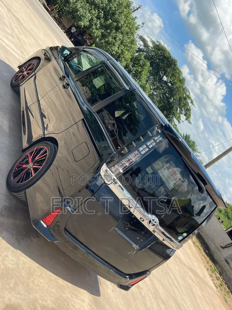 Toyota Voxy 2017 Black