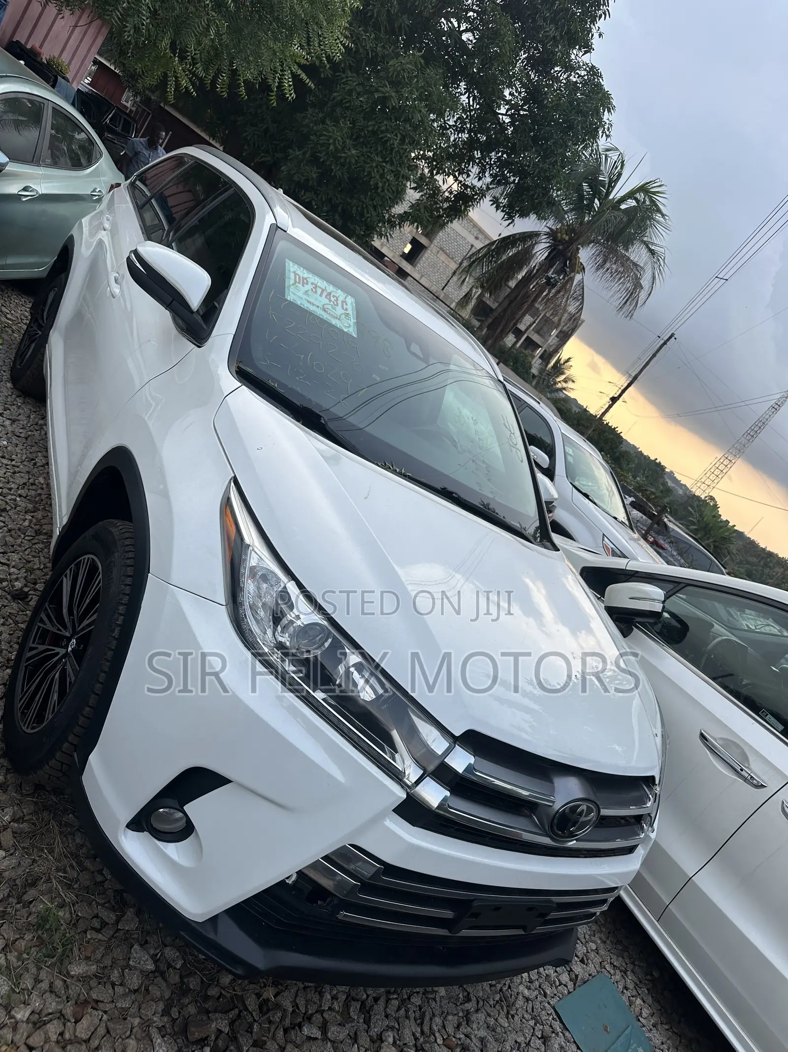 Toyota Highlander XLE 4x4 V6 (3.5L 6cyl 8A) 2018 White