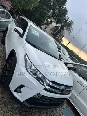 Toyota Highlander XLE 4x4 V6 (3.5L 6cyl 8A) 2018 White
