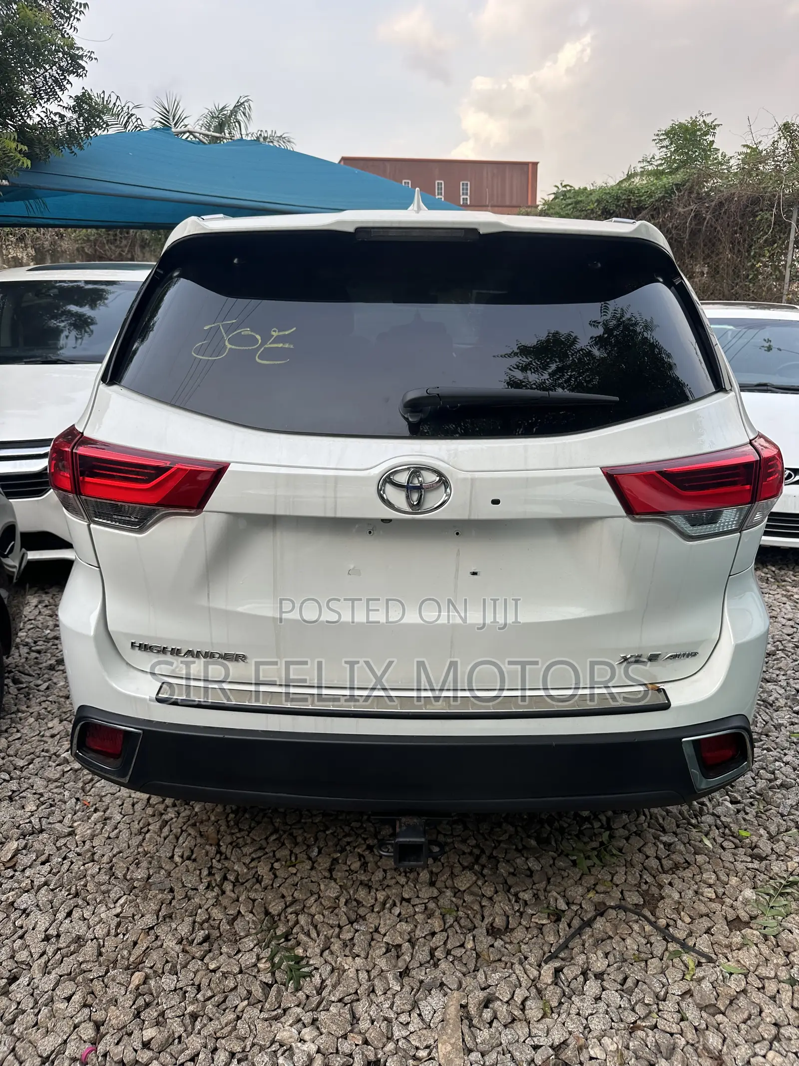 Toyota Highlander XLE 4x4 V6 (3.5L 6cyl 8A) 2018 White