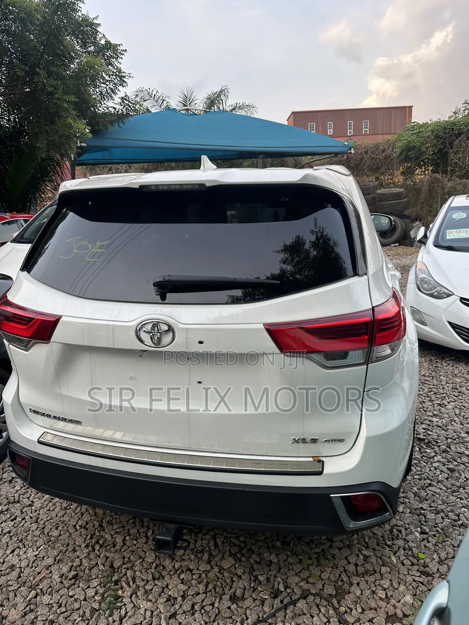 Toyota Highlander XLE 4x4 V6 (3.5L 6cyl 8A) 2018 White