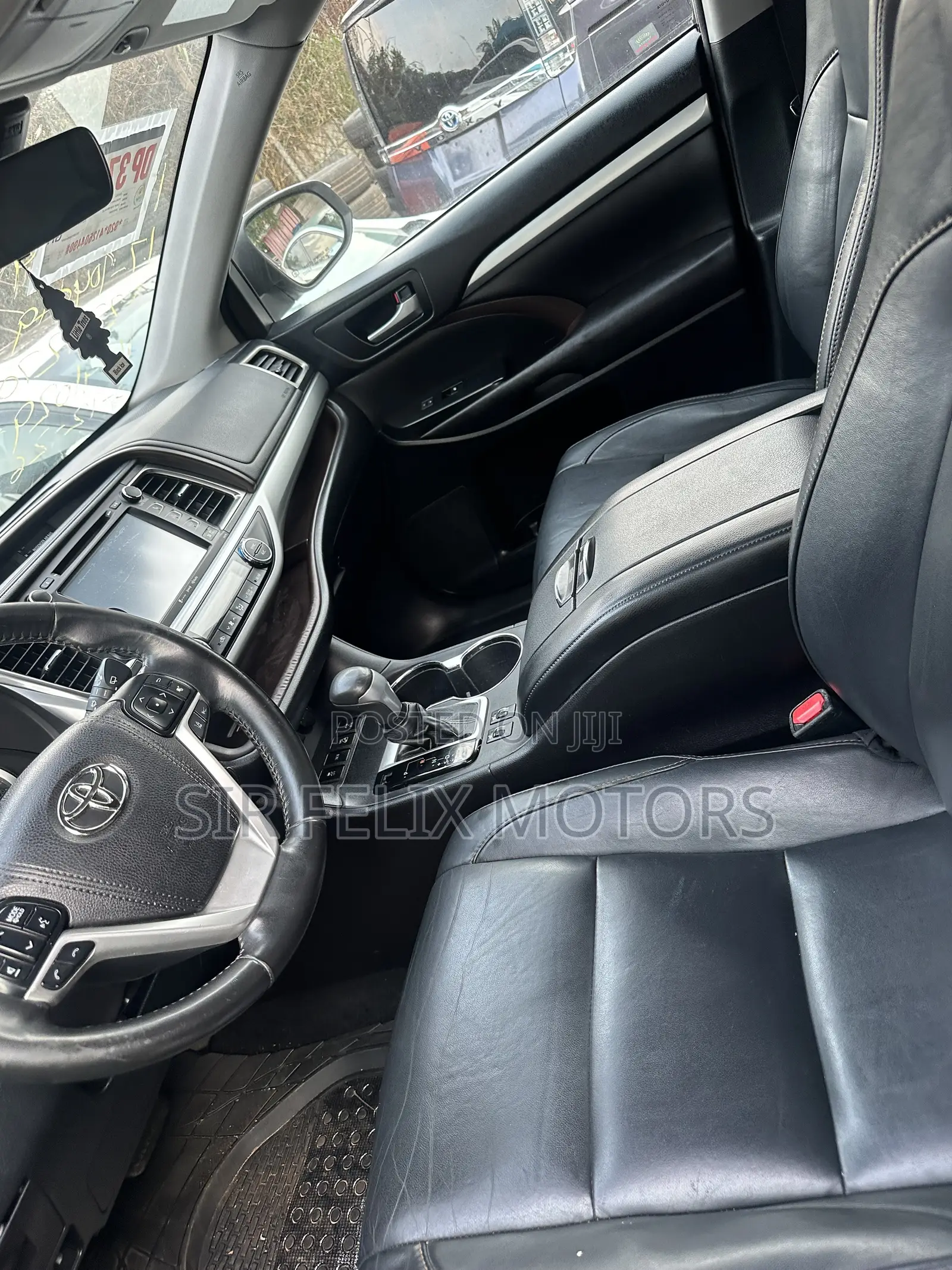 Toyota Highlander XLE 4x4 V6 (3.5L 6cyl 8A) 2018 White