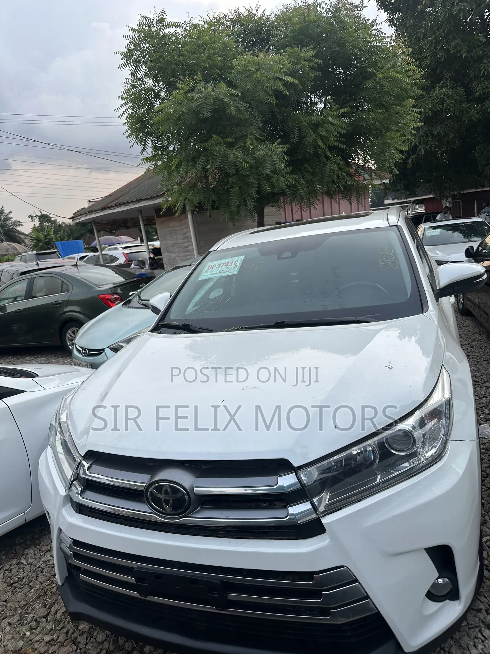 Toyota Highlander XLE 4x4 V6 (3.5L 6cyl 8A) 2018 White