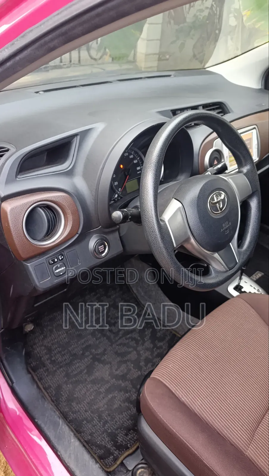 Toyota Vitz 1.3 FWD 5dr 2014 Pink