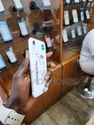 Apple iPhone XR 128 GB White