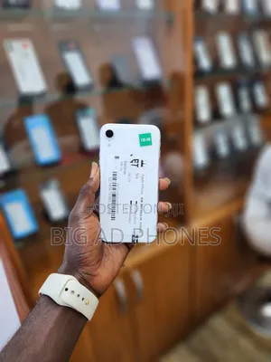 Apple iPhone XR 128 GB White