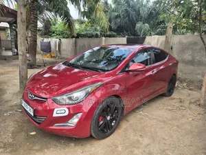 Hyundai Elantra Limited Sedan FWD (1.8L 4cyl 6A) 2016 Red