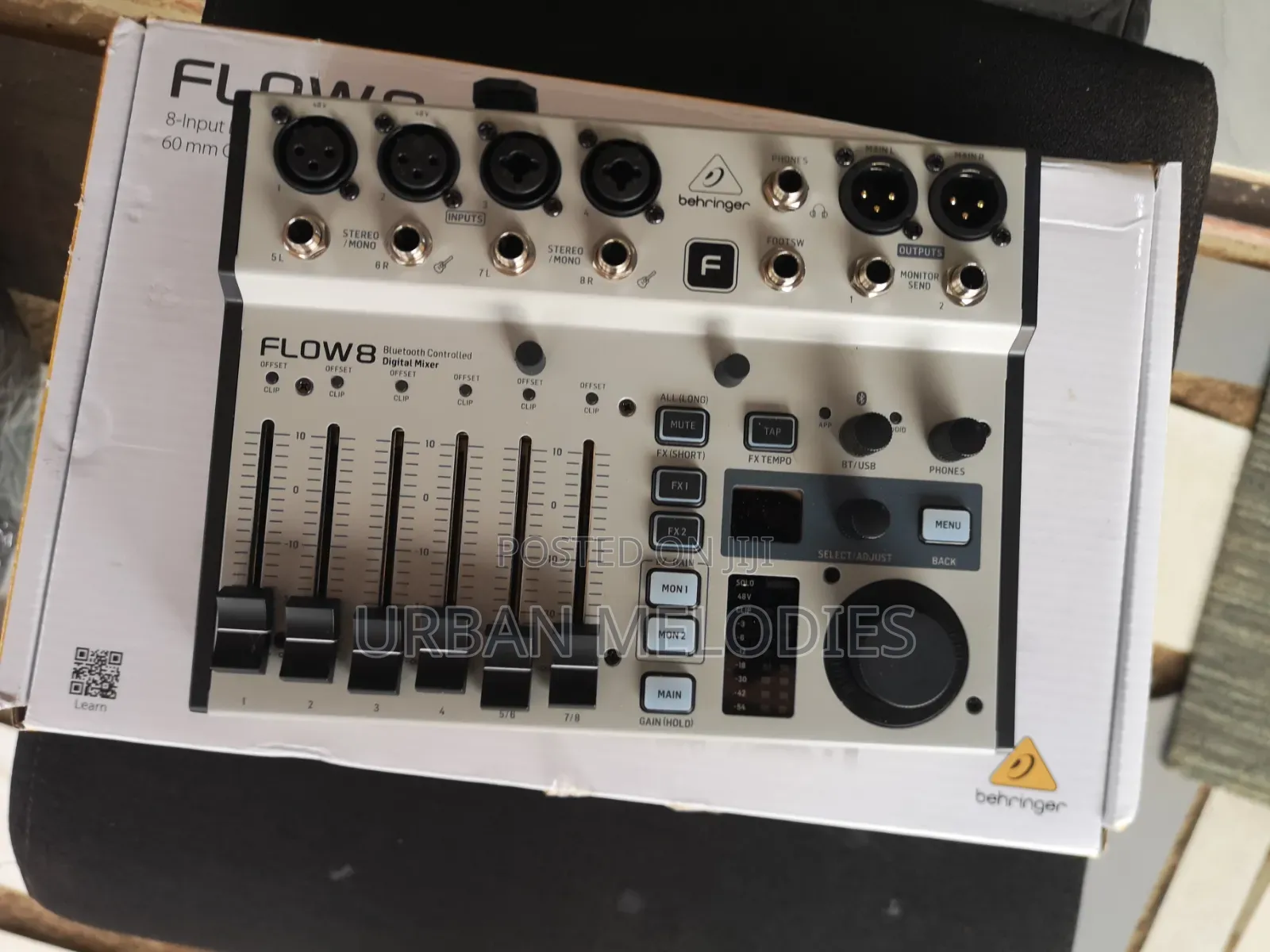 Behringer FLOW 8 Compact Digital Mixer