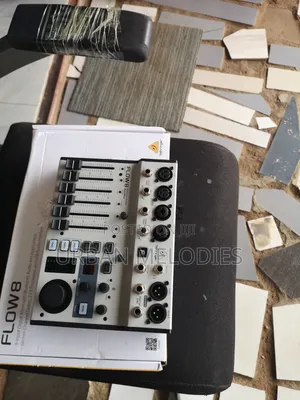 Behringer FLOW 8 Compact Digital Mixer
