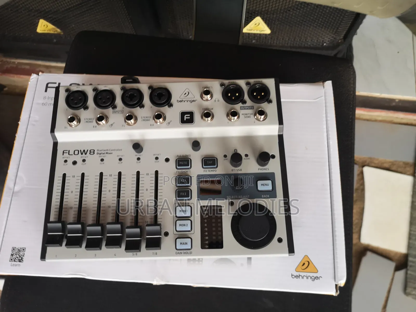 Behringer FLOW 8 Compact Digital Mixer