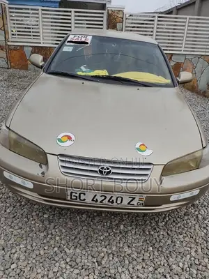 Toyota Camry XLE V6 4dr Sedan (3.0L 6cyl 4A) 2001 Gold