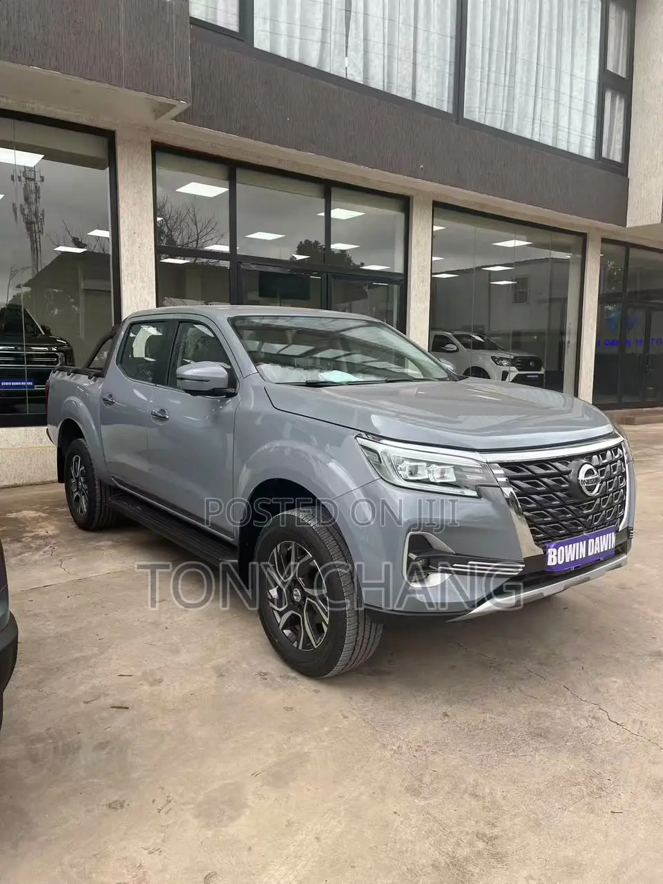 New Nissan Pick-Up 2025 Gray