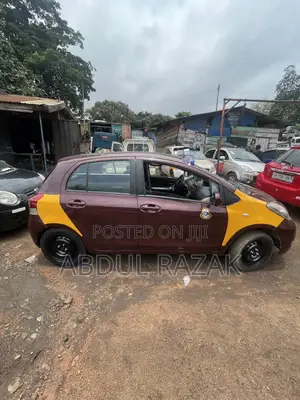 Toyota Yaris 2010 Red