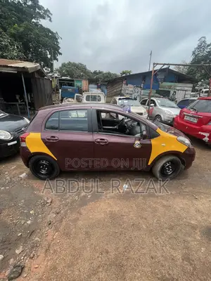 Toyota Yaris 2010 Red