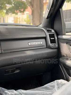 Dodge RAM 2021 Silver