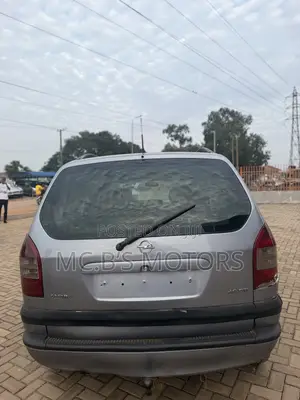 Opel Zafira Snowtrekker 2000 Gray