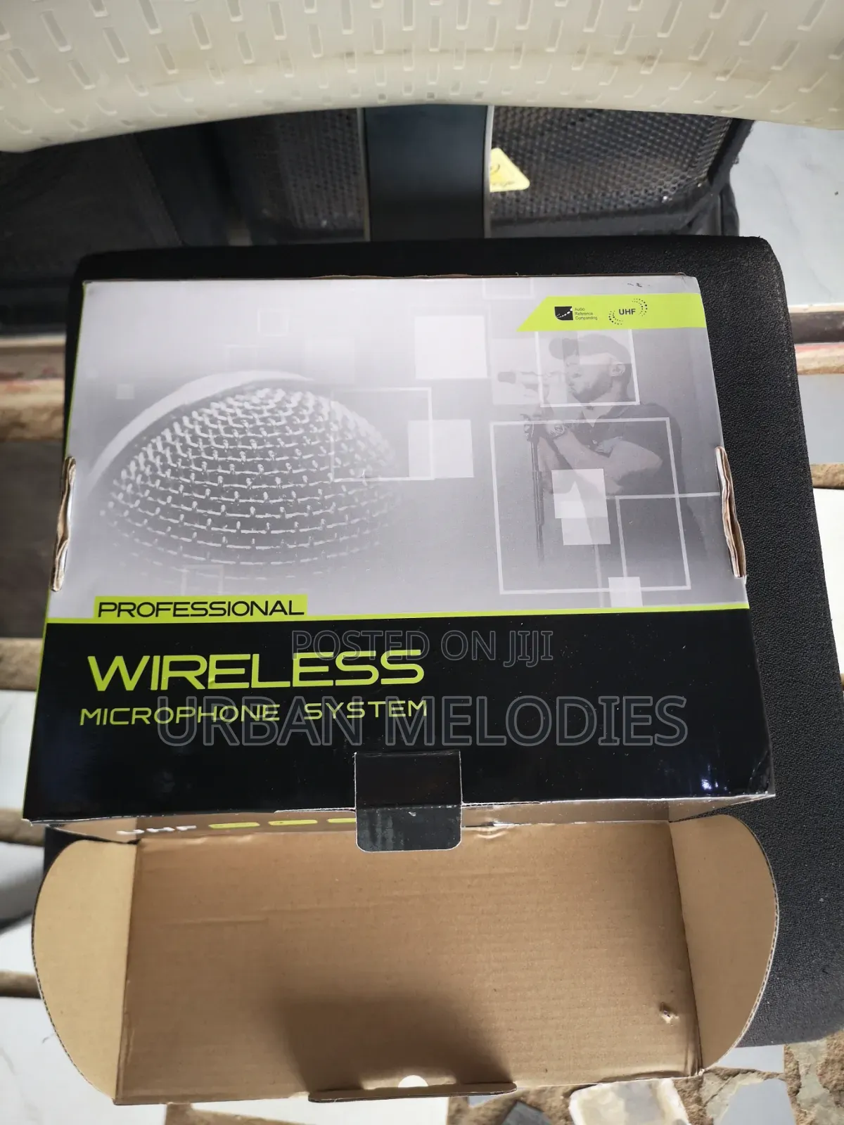 UHF Professional Wireless Microphone System