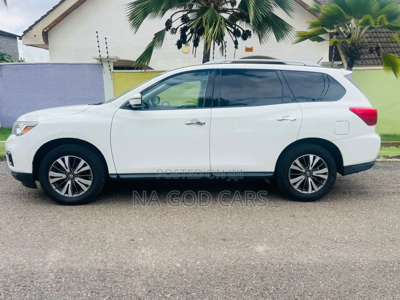 Nissan Pathfinder 2017 White