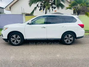 Nissan Pathfinder 2017 White