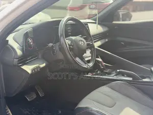 Hyundai Elantra Limited 2021 White