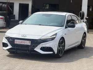 Hyundai Elantra Limited 2021 White