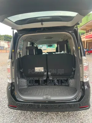Toyota Voxy 2010 Black