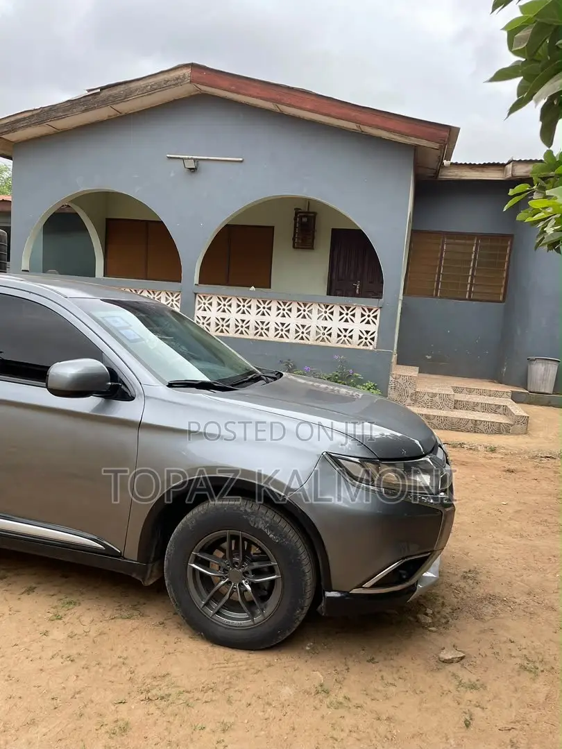 Mitsubishi Outlander 2016 Silver