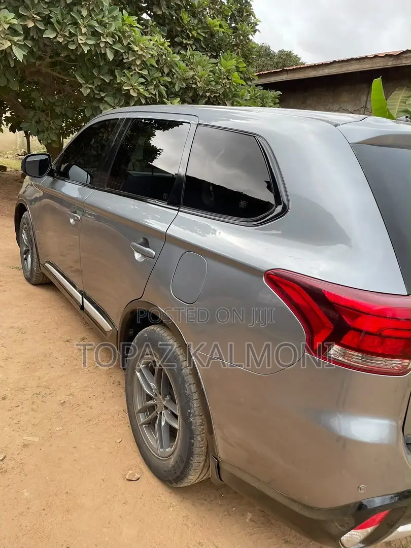 Mitsubishi Outlander 2016 Silver