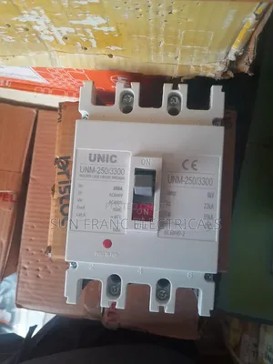 250a 3pole Moulded Case Circuit Breaker (Mccb)