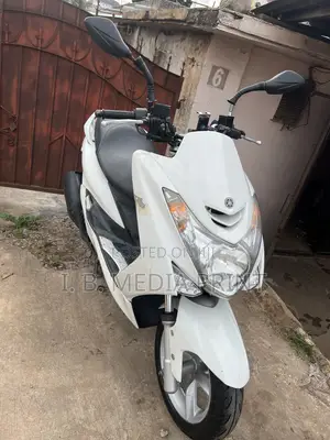 Yamaha 2017 White