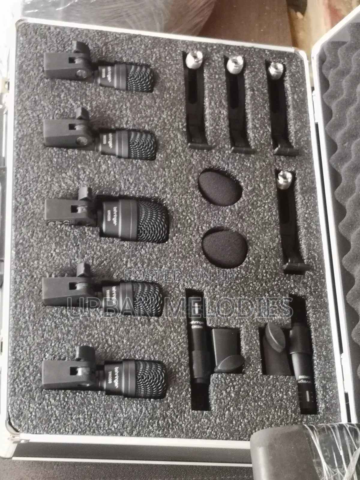 Behringer BC1200 Professional 7-Piece Drum Microphone Set.