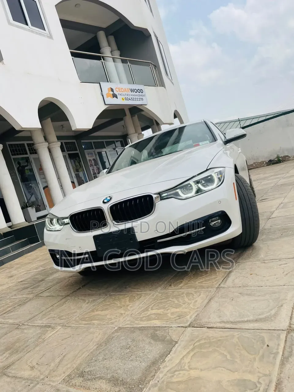 BMW 330i 2019 White