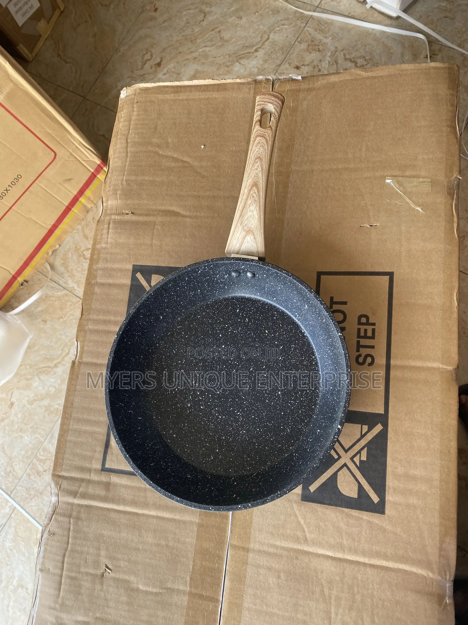 20cm Kitchen Non-Stick Granite Pan - 1 Handle (24cm)