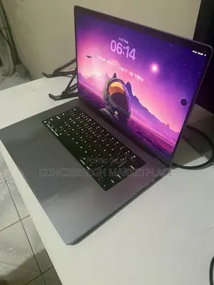Laptop Apple MacBook Pro 2023 M2 Pro 16GB Apple M2 SSD 512GB