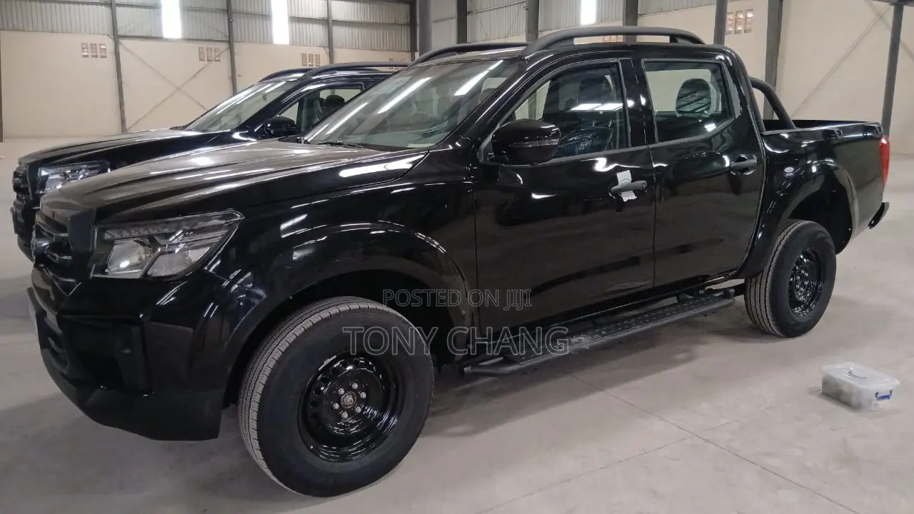 New Nissan Pick-Up 2025 Black
