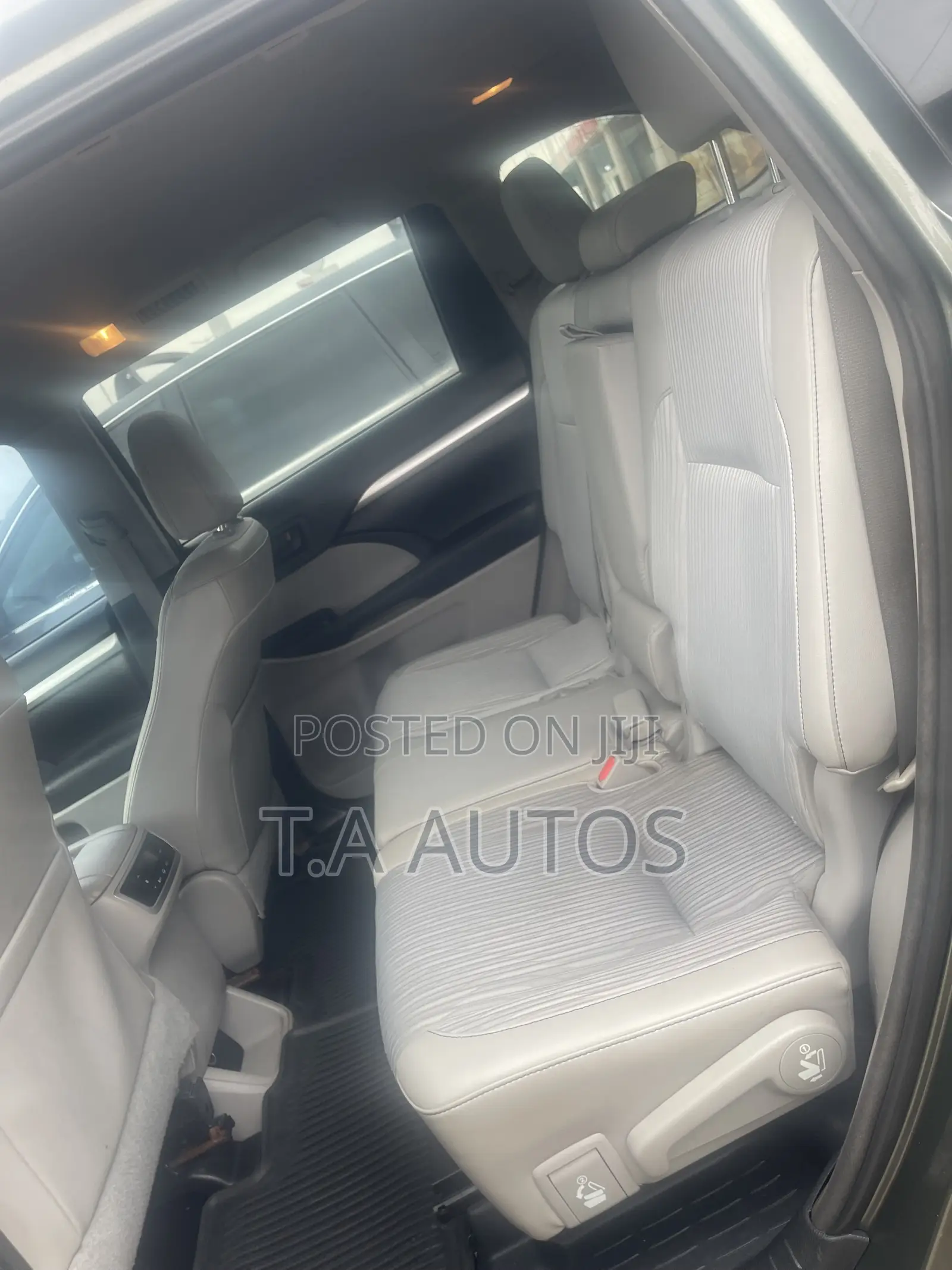 Toyota Highlander XLE 4dr SUV (3.5L 6cyl 6A) 2015 Silver