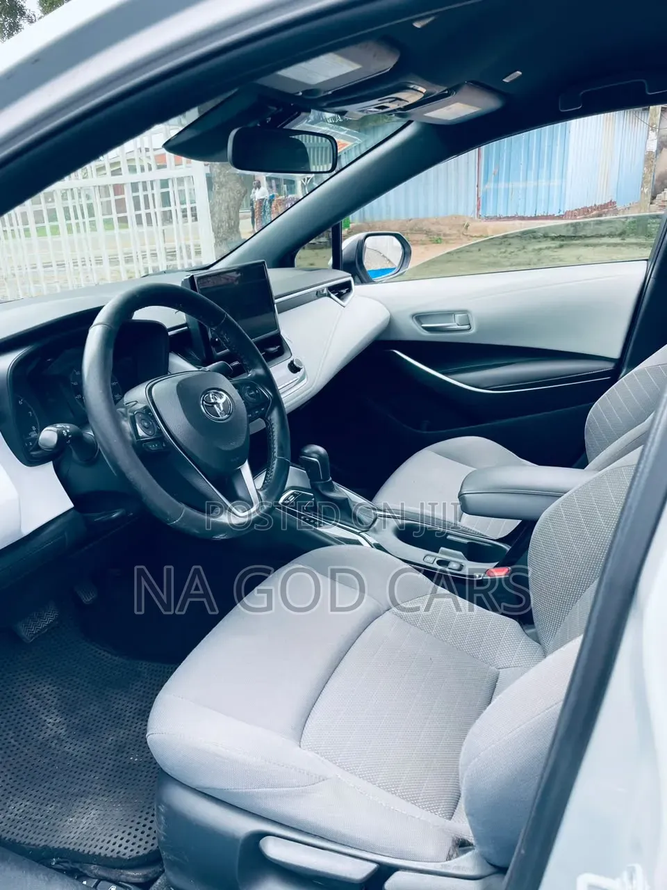 Toyota Corolla 2022 Silver