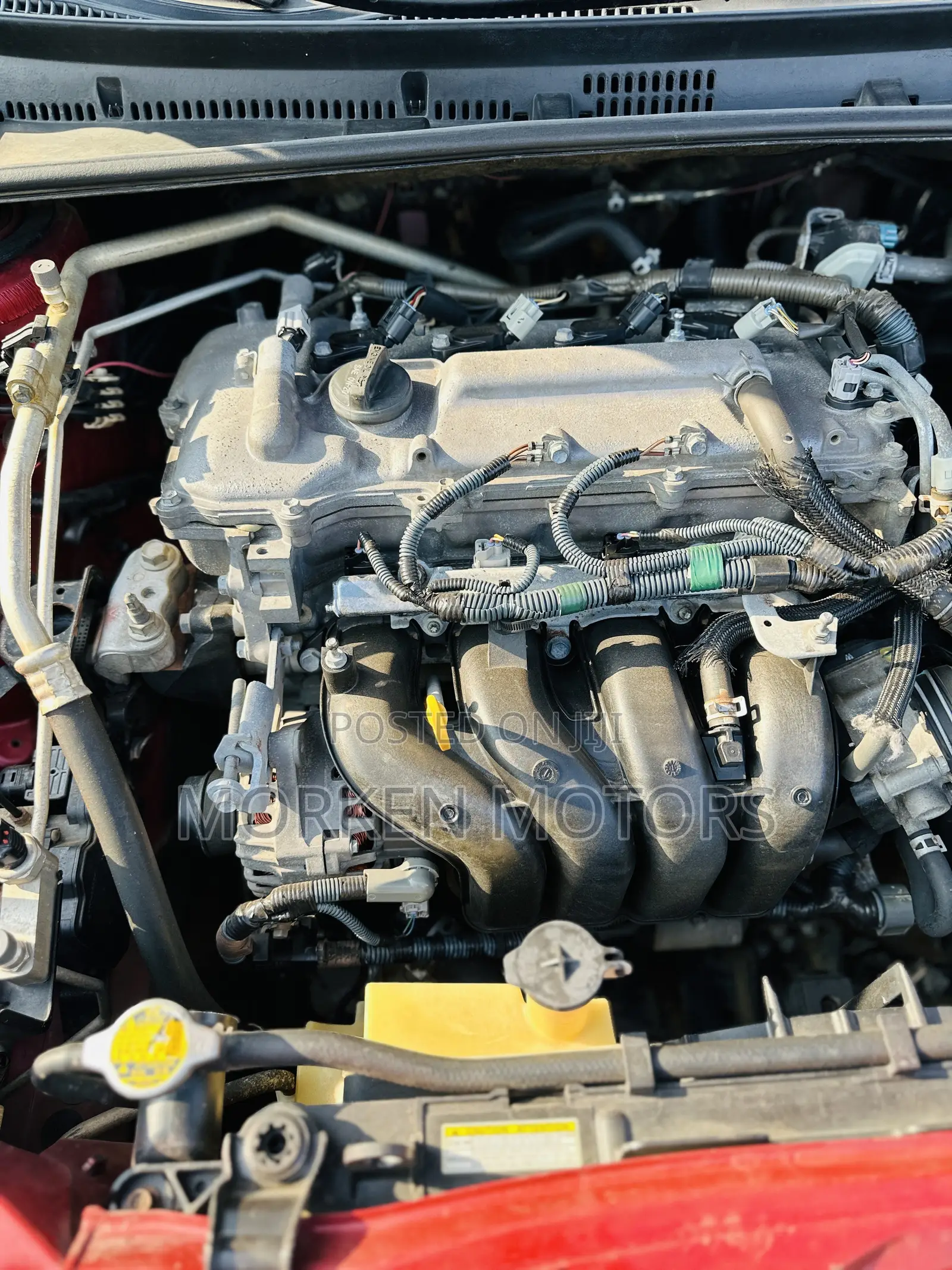 Toyota Corolla LE Eco (1.8L 4cyl 2A) 2018 Red