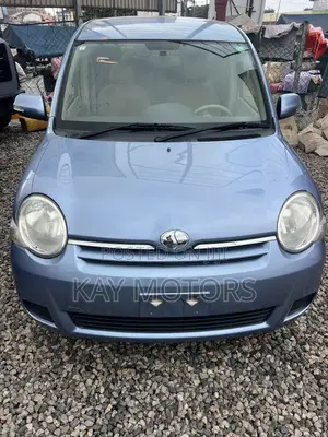Toyota Sienta 1.5 AWD 2011 Blue
