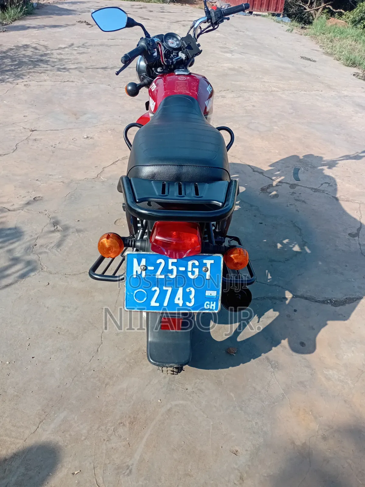 TVS HLX 125 2025 Red