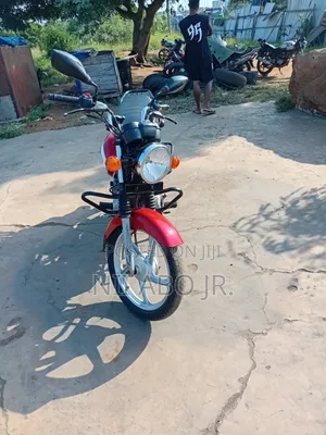 TVS HLX 125 2025 Red