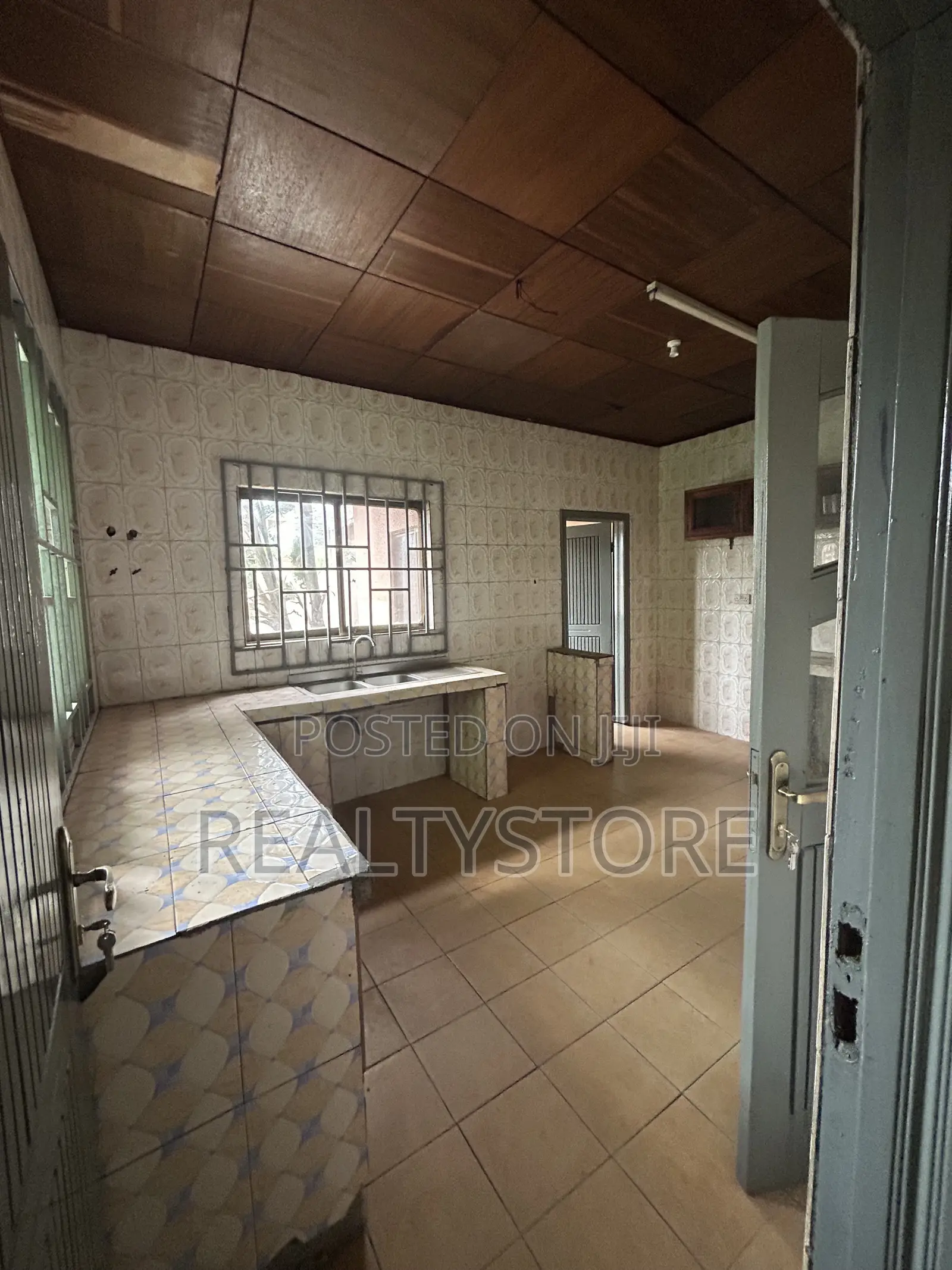 5bdrm House in Ashongman, Accra Metropolitan for rent