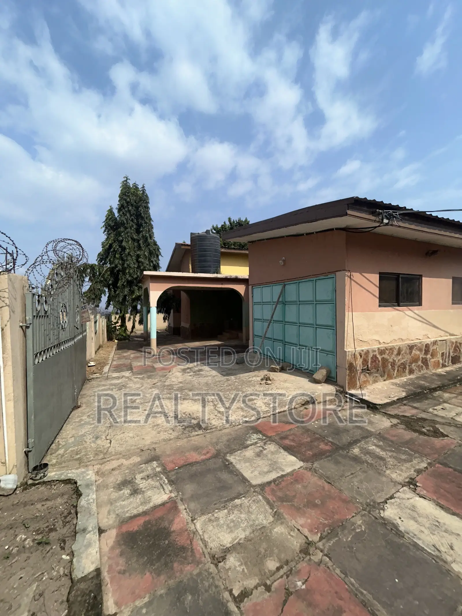 5bdrm House in Ashongman, Accra Metropolitan for rent