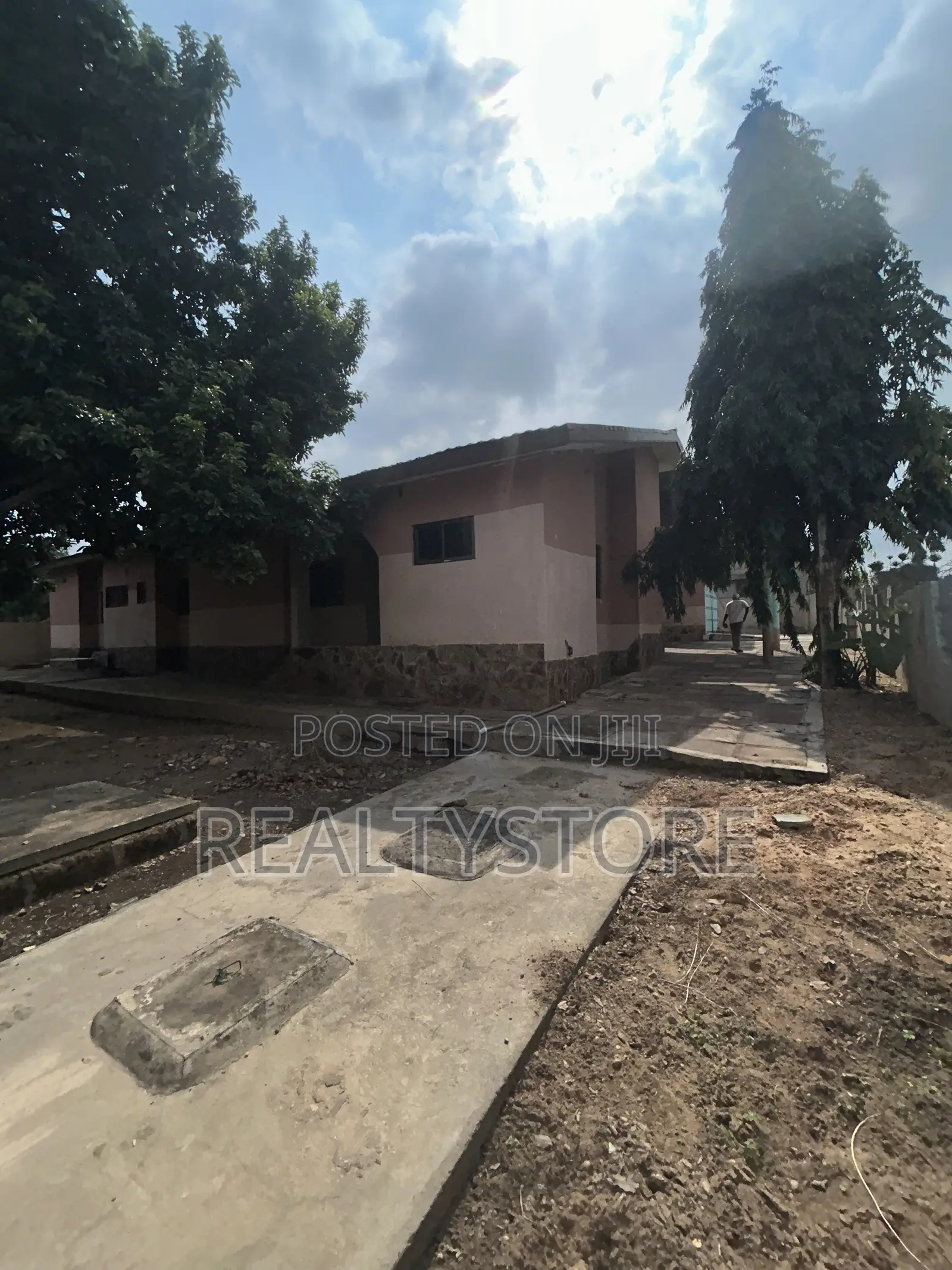 5bdrm House in Ashongman, Accra Metropolitan for rent