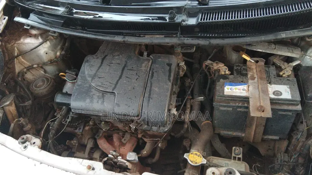 Toyota Vitz 1.5 FWD 3dr 2011 Silver