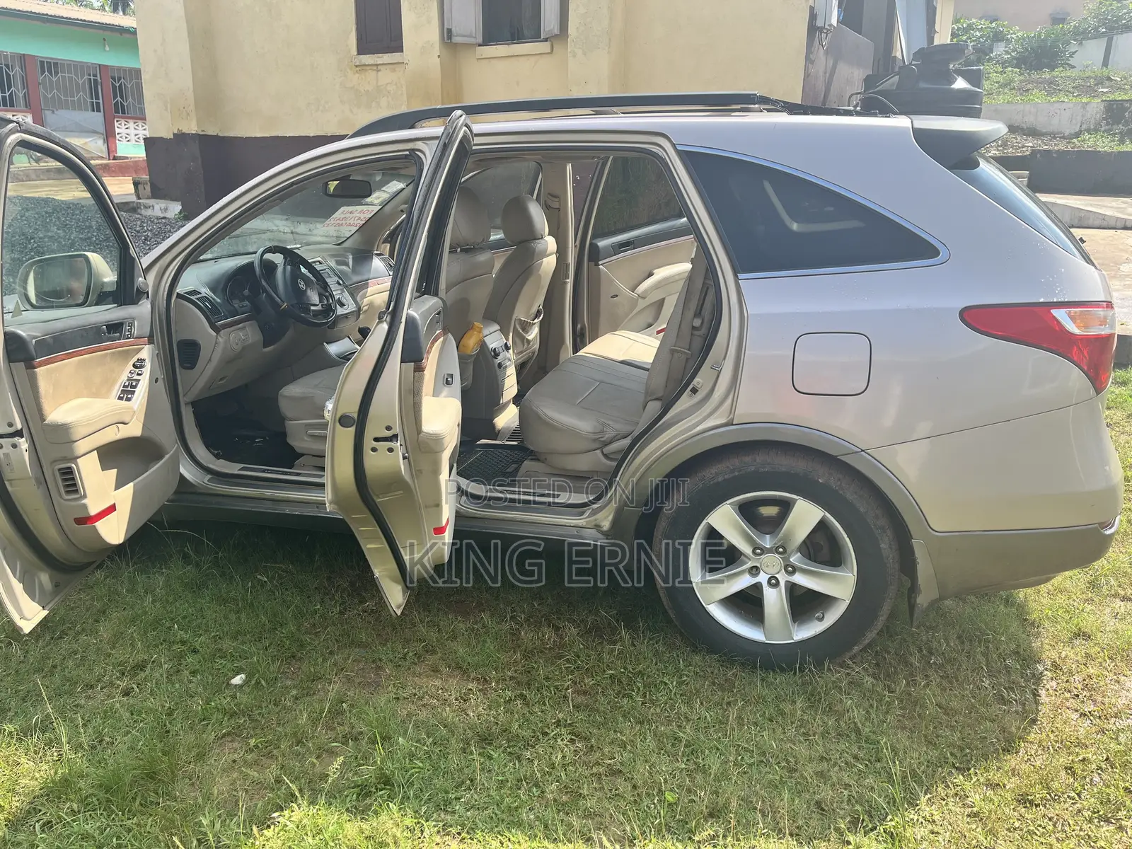 Hyundai Santa Fe 2010 Gold