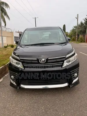 Toyota Voxy V 4WD 8-Seater 2015 Black