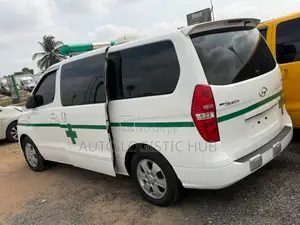 Hyundai H1 2019 White